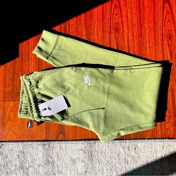 Nike Womens Green Sweatpants - Picture 1 of 3